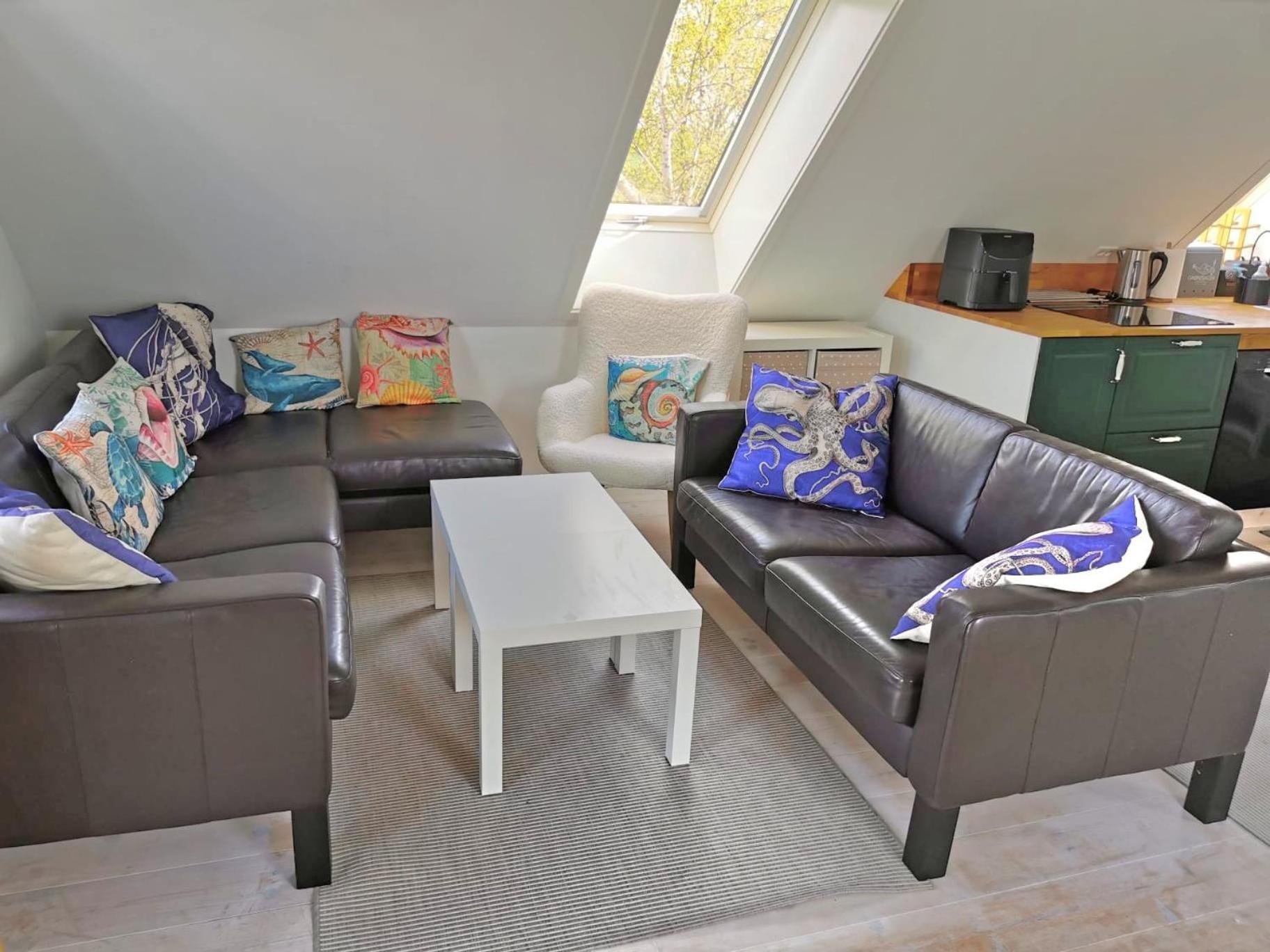 The 'Loft' Apartment- "Den Gule Svane" Guest House - Near Ronne & Beach Dış mekan fotoğraf