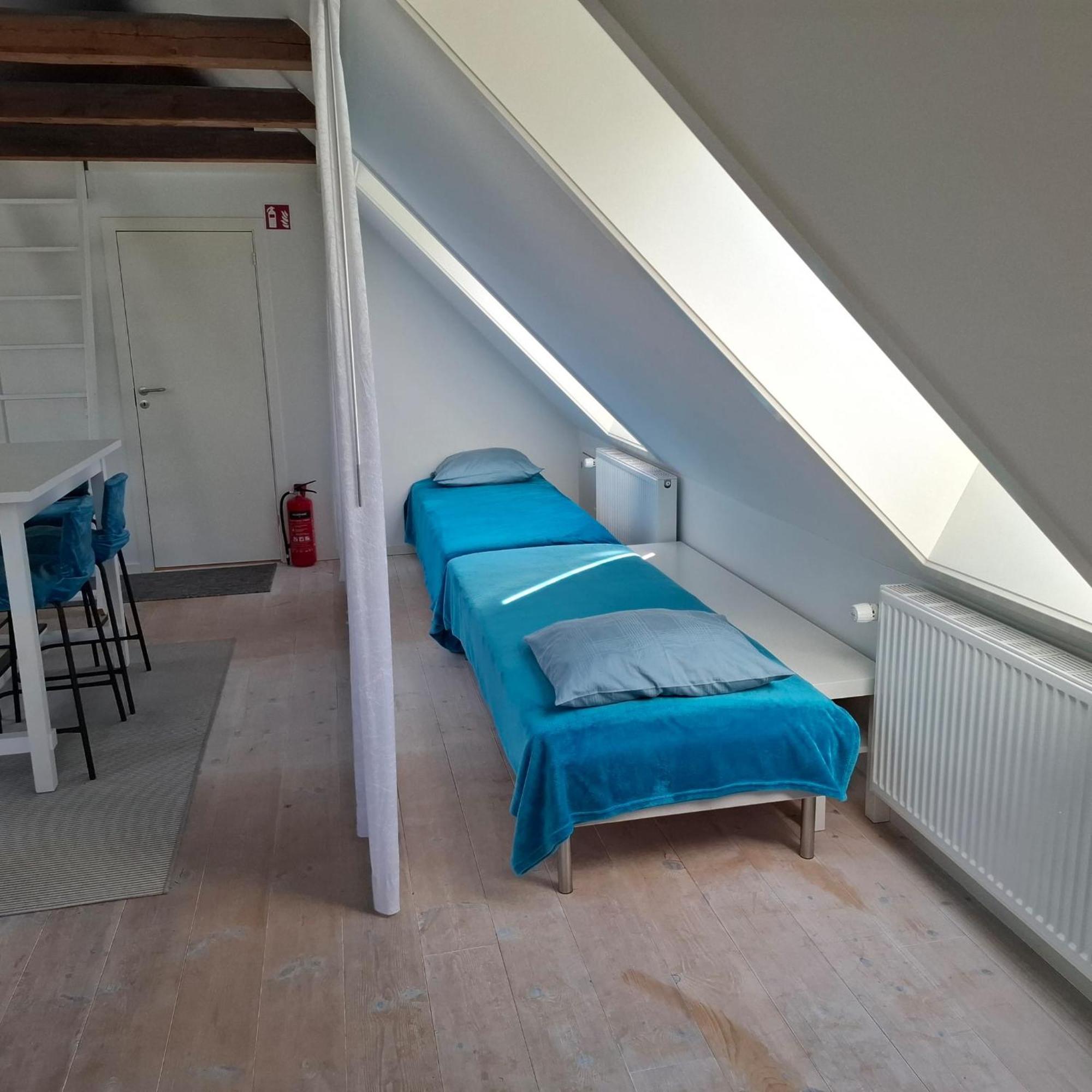 The 'Loft' Apartment- "Den Gule Svane" Guest House - Near Ronne & Beach Dış mekan fotoğraf